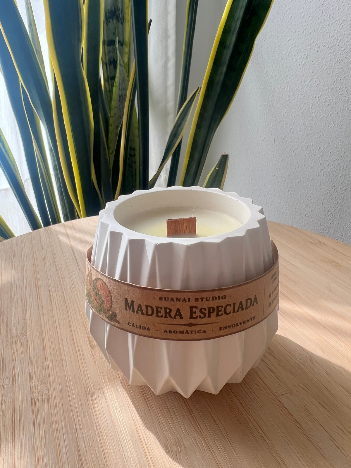 Vela artesanal Madera Especiada – 145 g de cera de soja