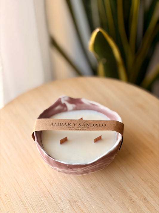 Vela artesanal Ámbar y Sándalo-  270 g de cera de soja