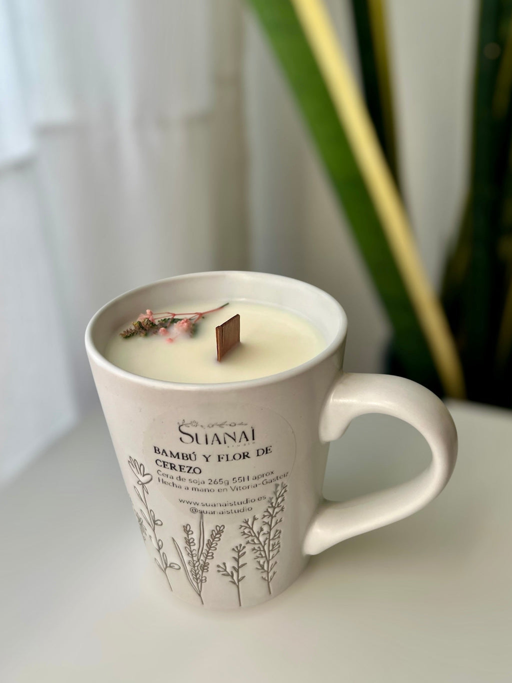 Vela en Taza Bambú y Flor de Cerezo - Cera de Soja y Mecha de Madera