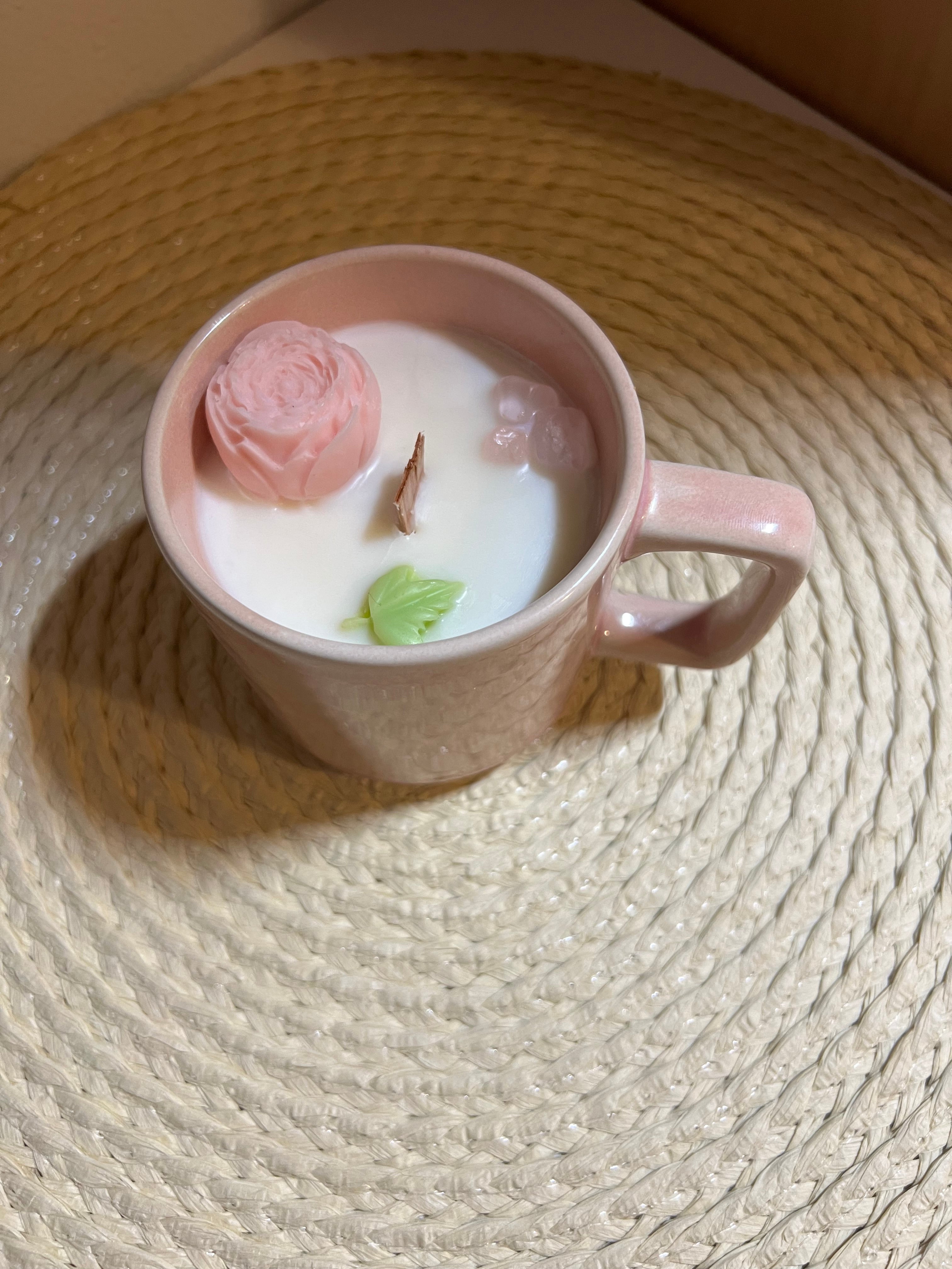 Vela Taza Higo y Flor de Loto – Cera de Soja y Mecha de Madera