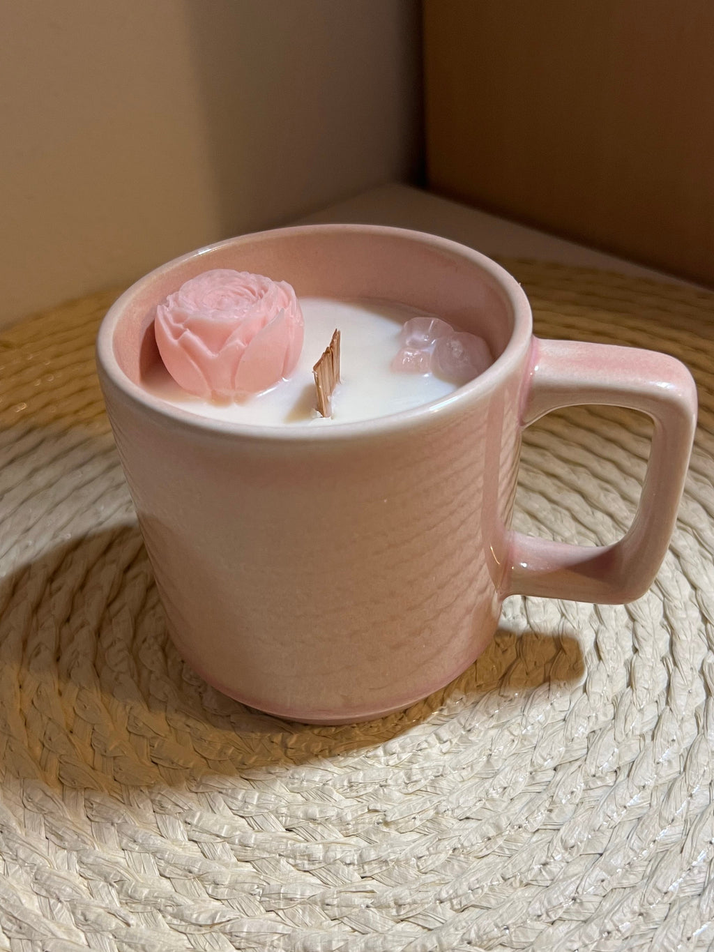 Vela Taza Higo y Flor de Loto – Cera de Soja y Mecha de Madera