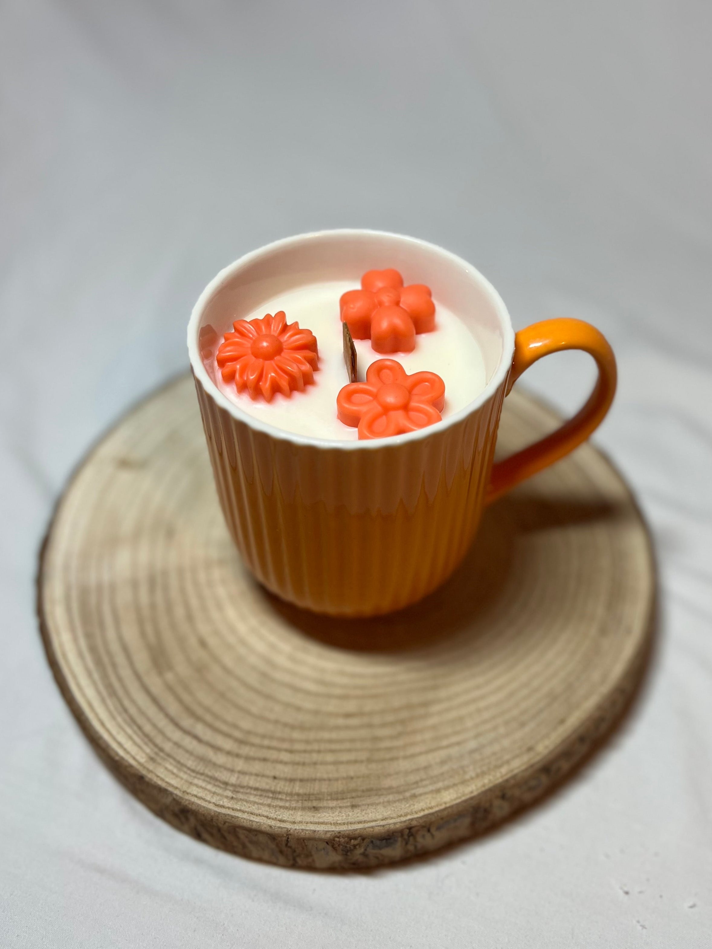 Vela Taza Almendro en Flor y Miel – Cera de Soja y Mecha de Madera