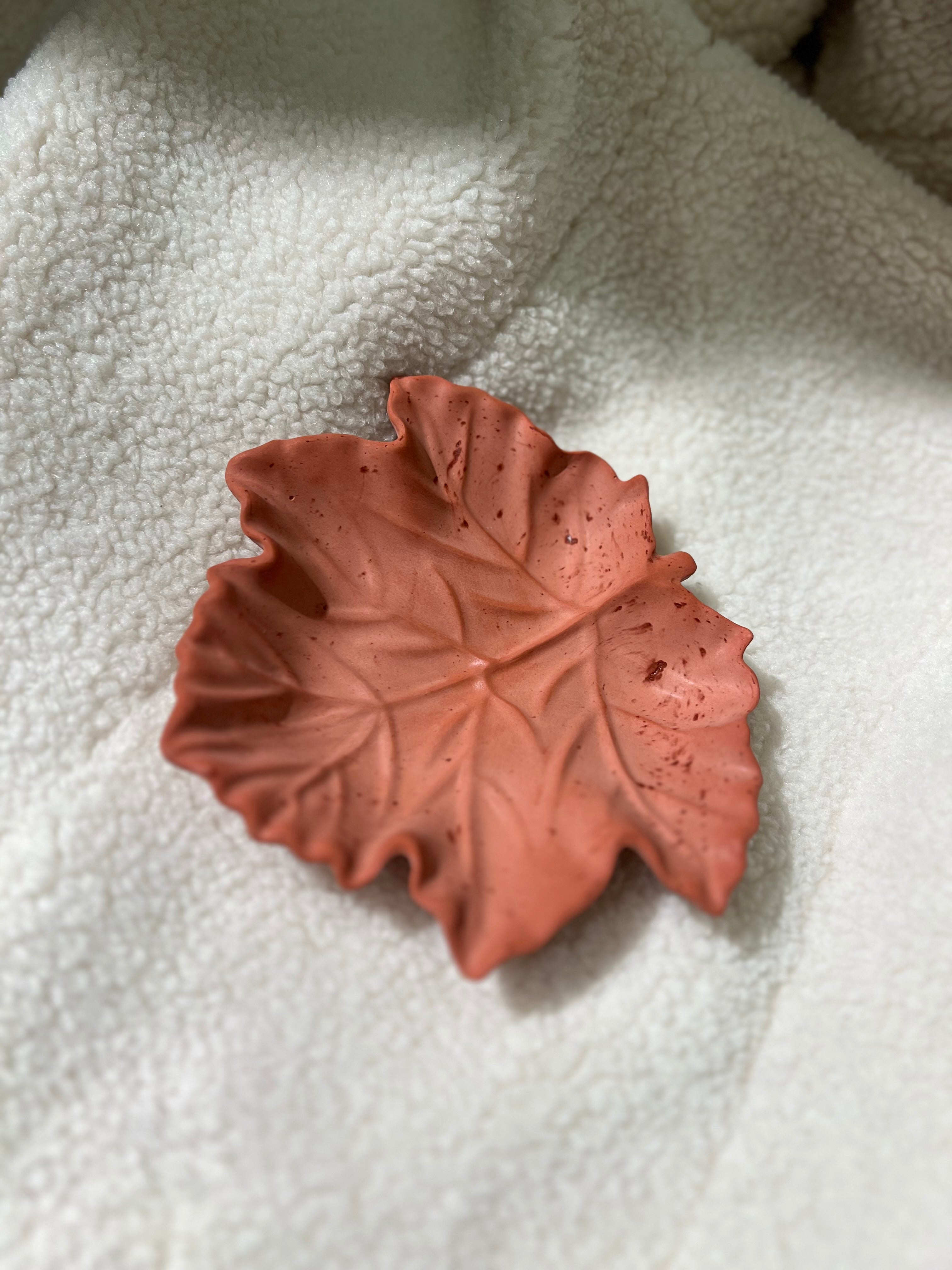 Bandeja artesanal de alabastro – Hoja de Arce