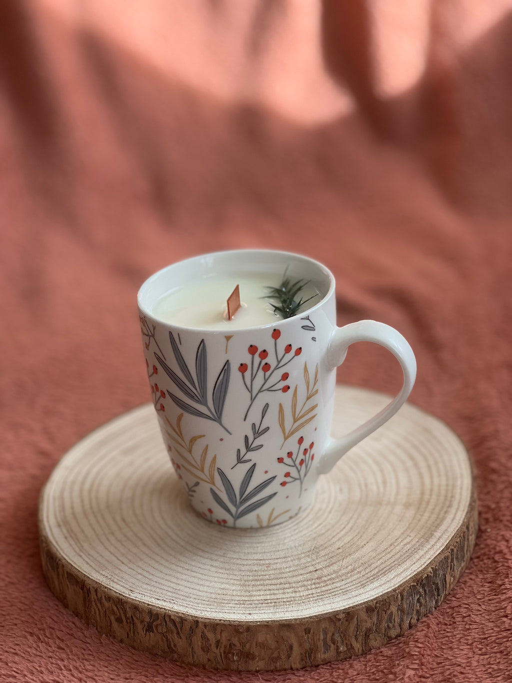 Vela en Taza Abeto - Cera de Soja y Mecha de Madera