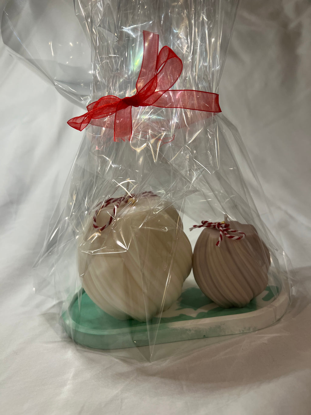 Pack Doble – 2 Velas Decorativas de Cera de Soja + Bandeja Alargada de Alabastro