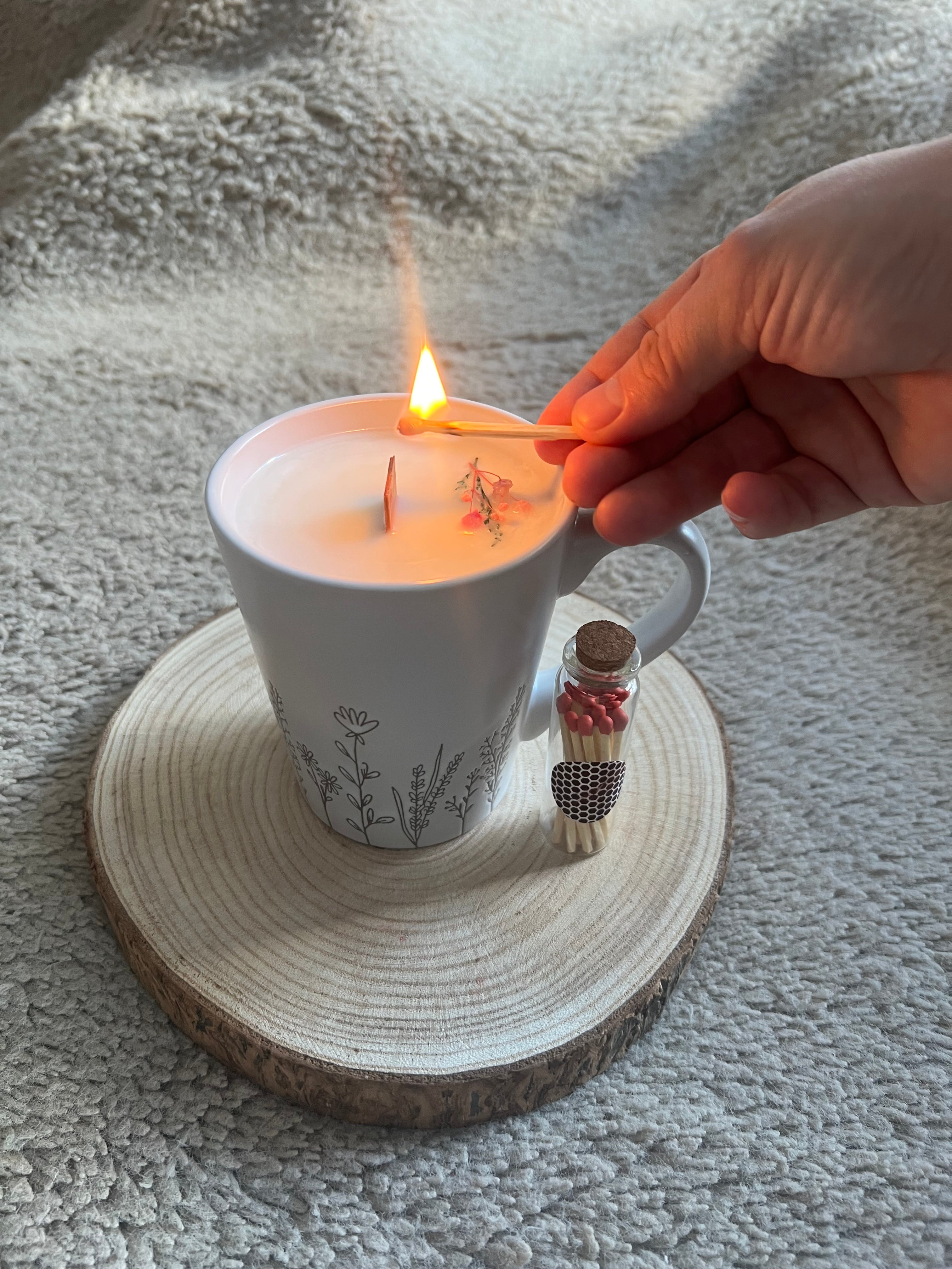 Vela en Taza Bambú y Flor de Cerezo - Cera de Soja y Mecha de Madera